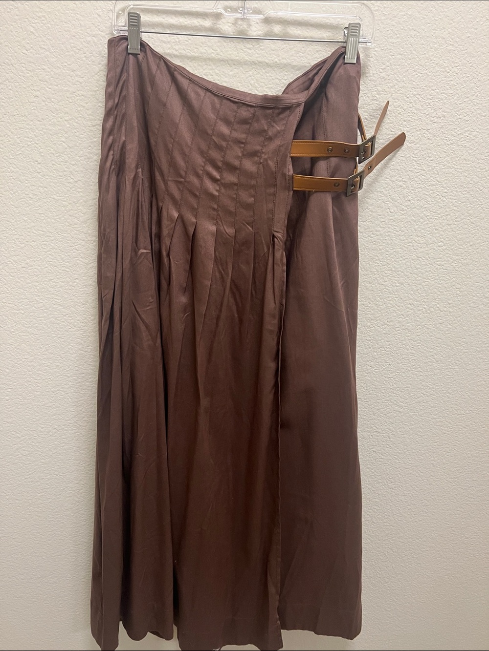 Anthropologie Asymmetric Pleated
Surplus Sz XL Brown Maxi Skirt Double Belt NWT - Picture 5 of 11